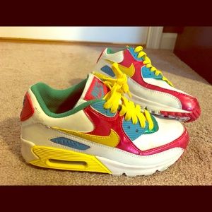 Kids size 4 Nike Air MAX
